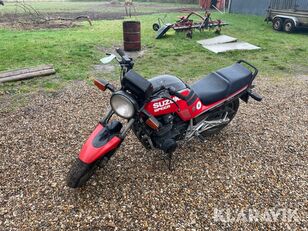 Suzuki GSX1100 E motorbike