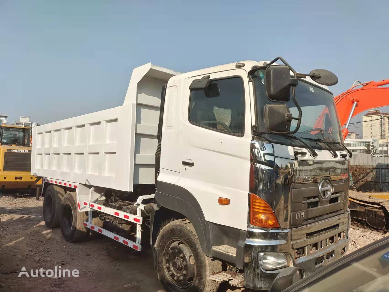 Hino 700  dump truck