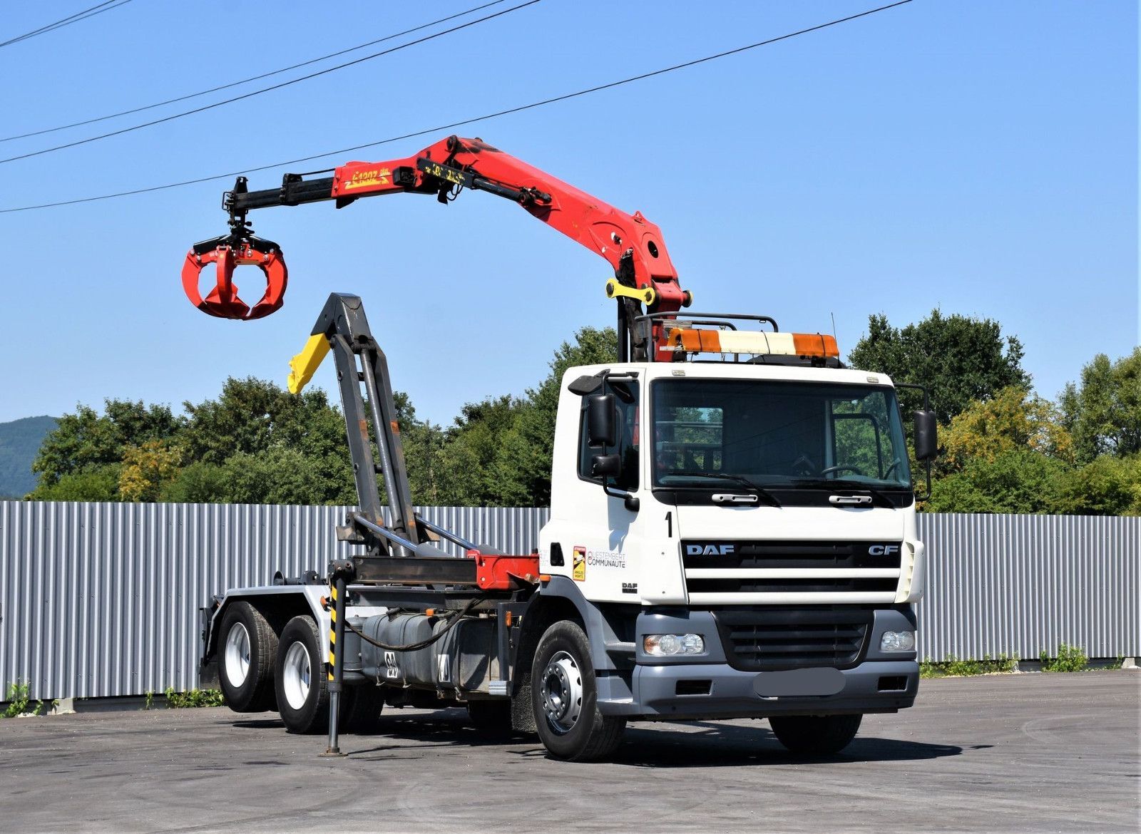 DAF CF 85.340  hook lift truck