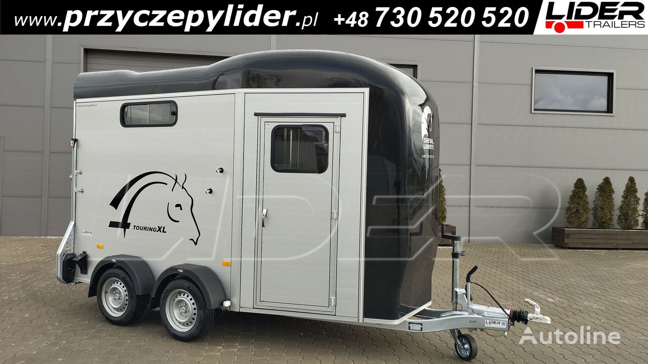 new Cheval Liberté CL-01C TOURING XL przednie wyjście SIODLARNIA podłoga i ściany A horse trailer