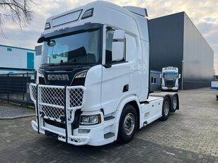 Scania R520 V8 truck tractor